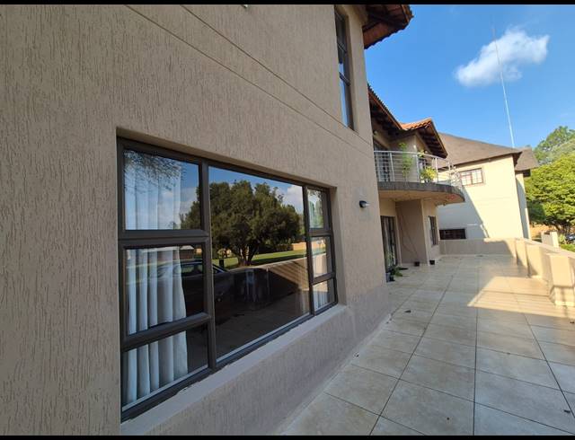 4 BEDROOM HOUSE FOR SALE IN VAALVIEW